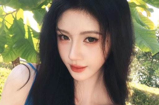 斗鱼女主播忘关摄像头私密画面流出！虚假人设彻底翻车