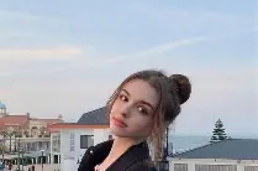 和前男友相爱18年没结婚如今48岁被对方撕上热搜人设崩塌后竟引全网心疼···